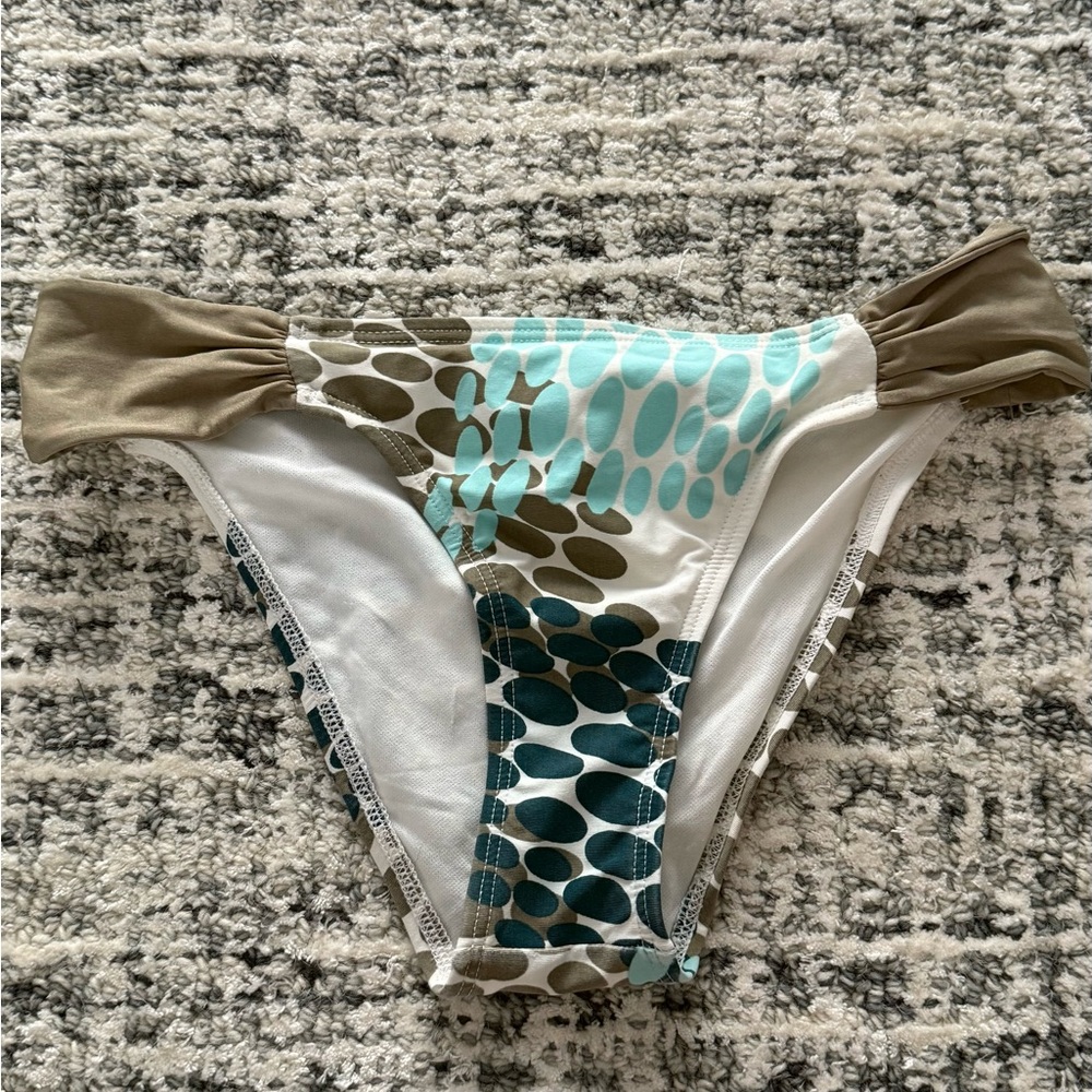L* Space Bikini - Picture 6 of 9